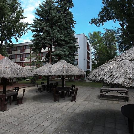 ホテルRev Szallo Balaton Szántód エクステリア 写真