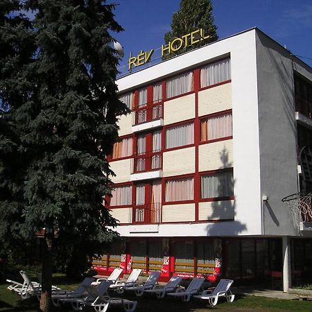 ホテルRev Szallo Balaton Szántód エクステリア 写真
