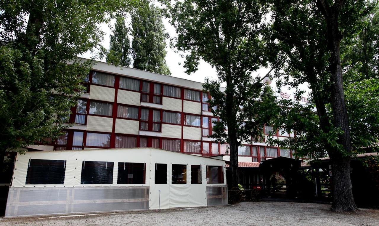 ホテルRev Szallo Balaton Szántód エクステリア 写真