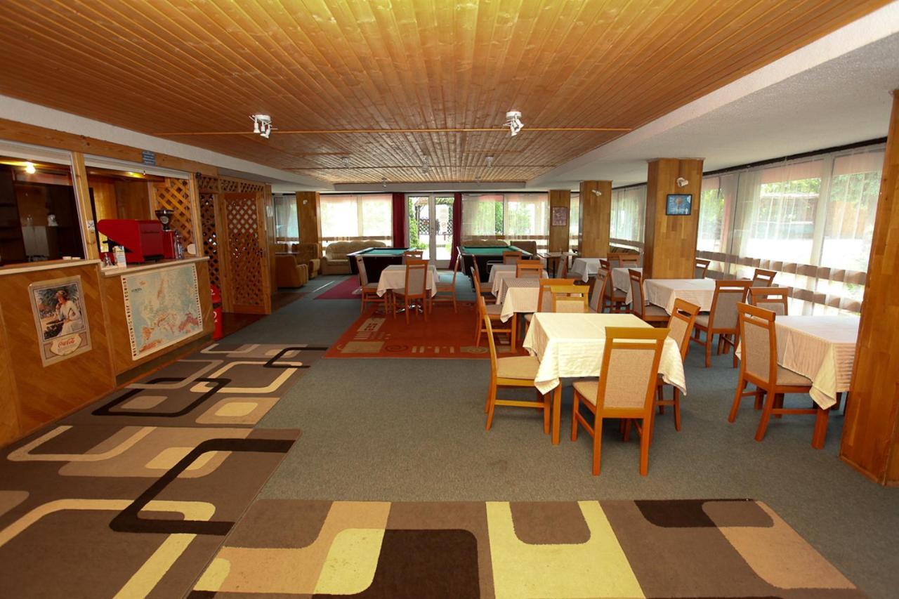 ホテルRev Szallo Balaton Szántód エクステリア 写真