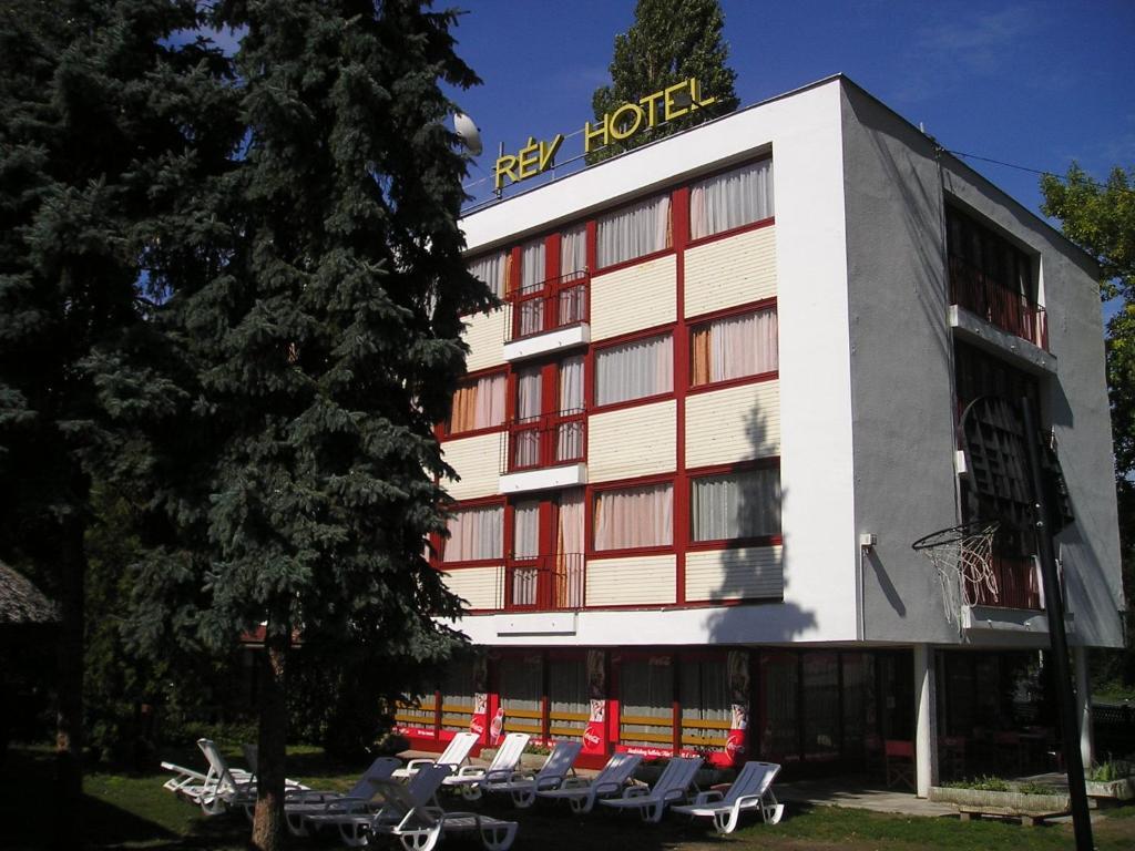 ホテルRev Szallo Balaton Szántód エクステリア 写真